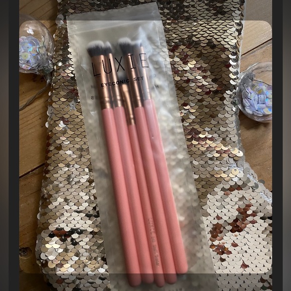 🆕 Luxie Eyeconic Set - 5 pieces - Picture 1 of 3